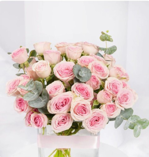 💐 Blush Elegance Rose Cluster