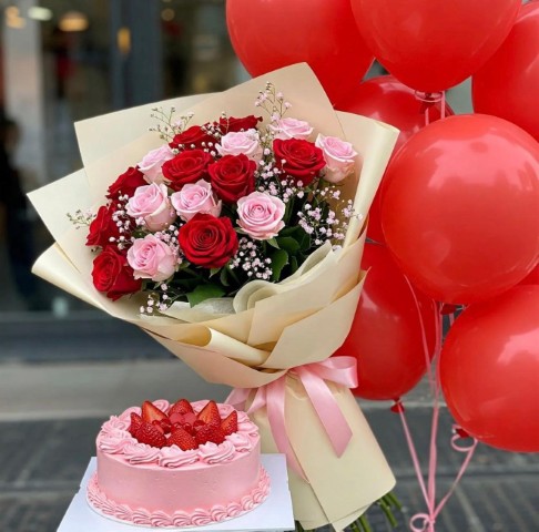 🍓 Strawberry Romance Bloom