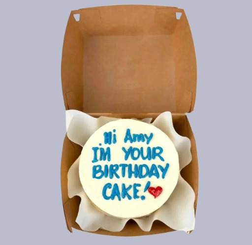 🎂 Playful Greeting – Hi Amy Cake