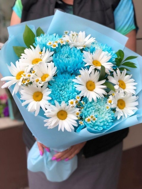 Blue Daisy Flower Bouquet