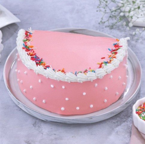 🎀 Pink Delight Cream Cake – A Pretty Treat