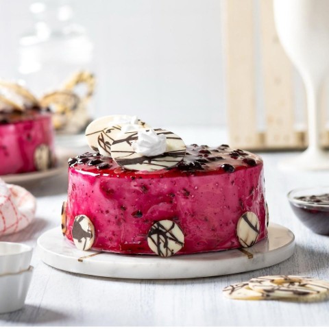 🍓 Berry Blast Cake – A Fruity Indulgence